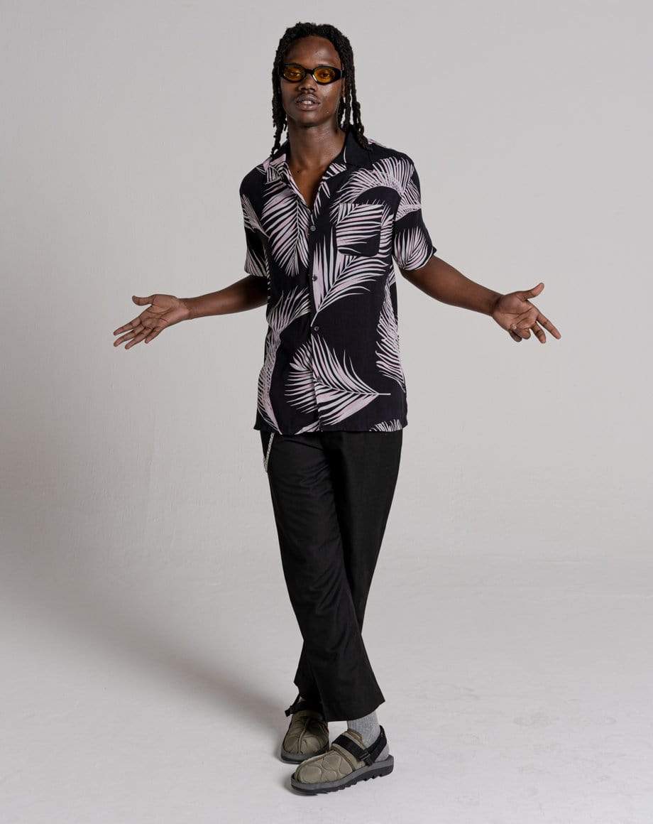 D-STRUCT CALDERA UNISEX SHORT SLEEVE PALM PRINT SHIRT | BLACK