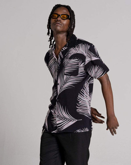 D-STRUCT CALDERA UNISEX SHORT SLEEVE PALM PRINT SHIRT | BLACK