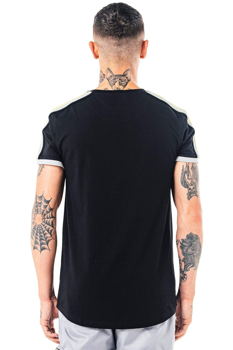 Golden Equation Golden Equation Yopal Knit Tape Design Men's T-Shirt - Black
